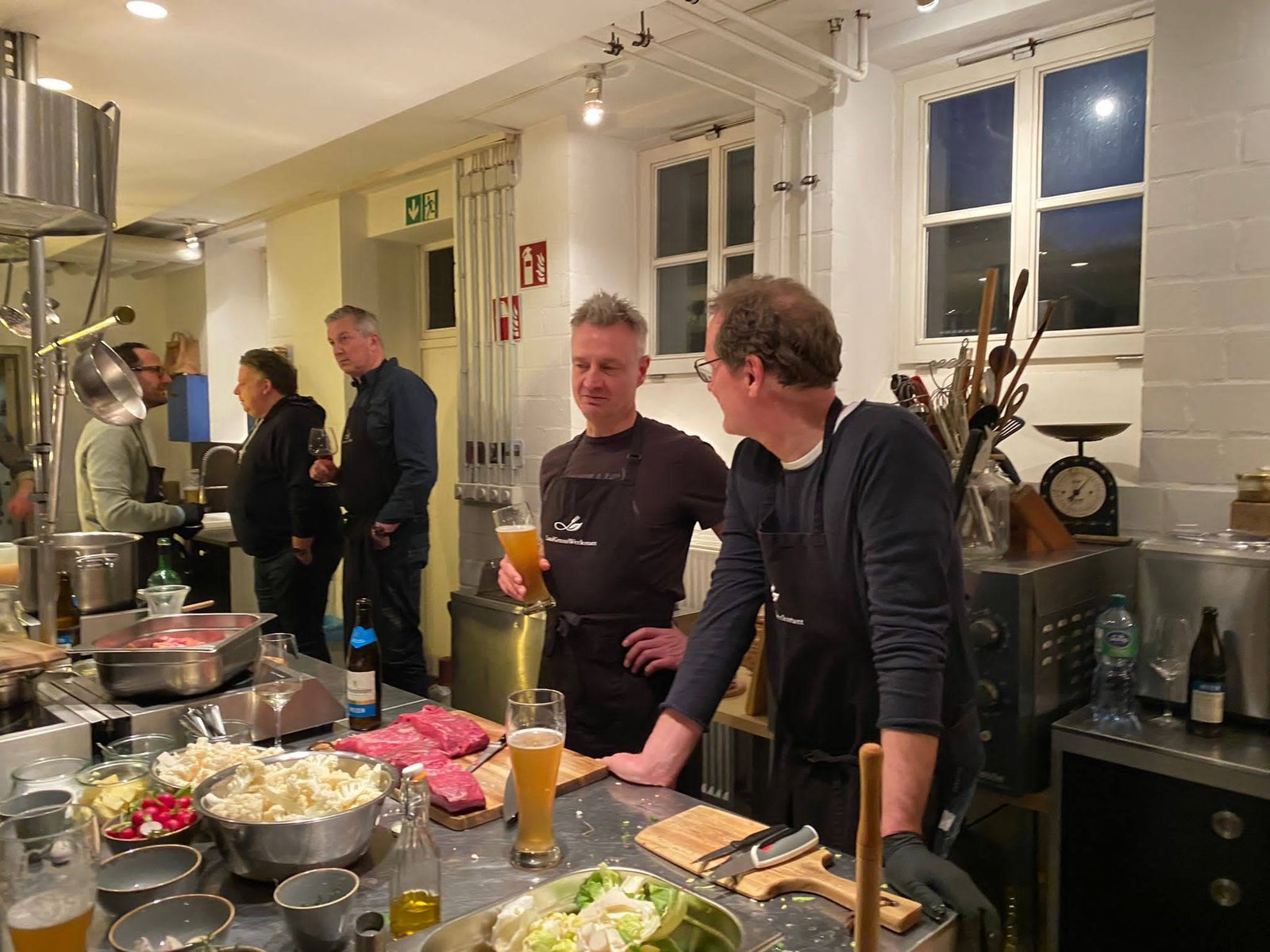 Clubmitglieder beim Kochevent